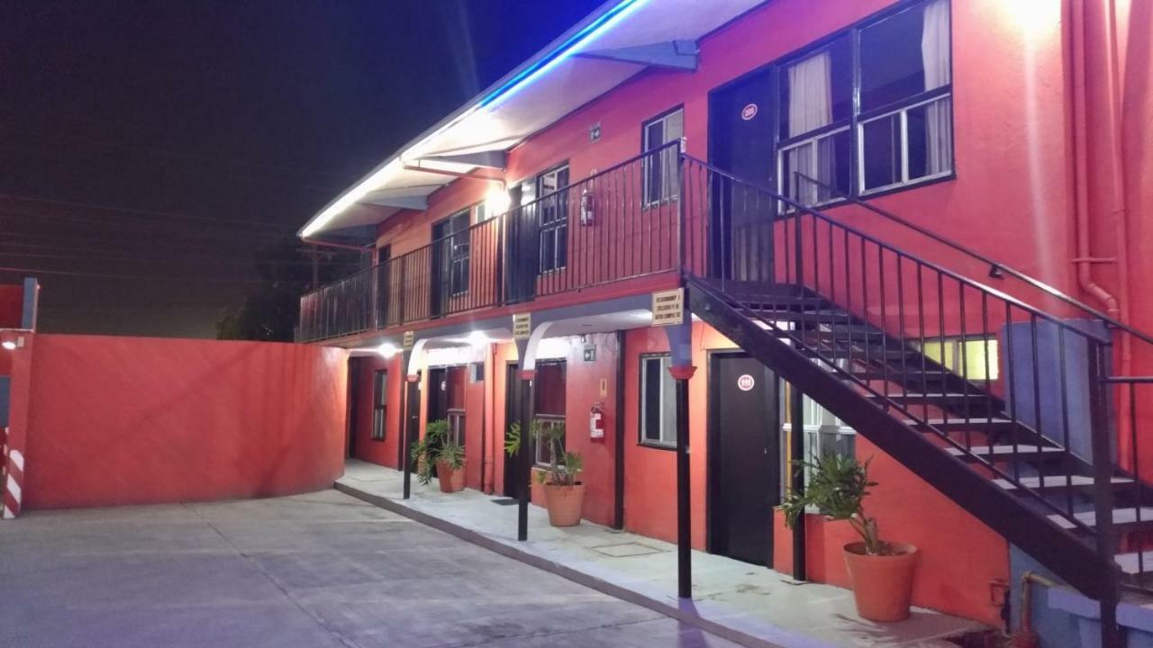 Motel Agora Ενσενάντα Εξωτερικό φωτογραφία