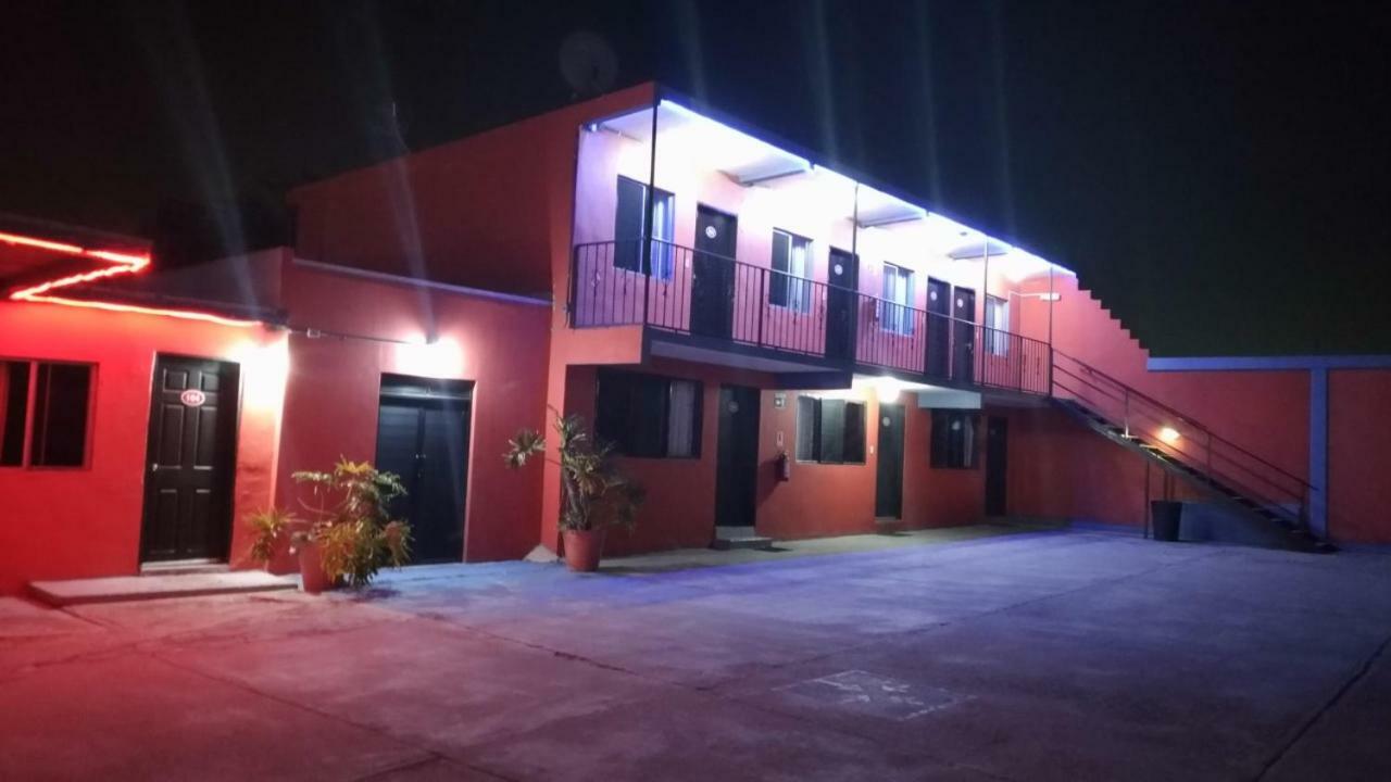 Motel Agora Ενσενάντα Εξωτερικό φωτογραφία