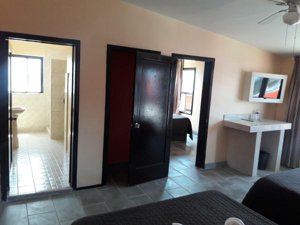 Motel Agora Ενσενάντα Εξωτερικό φωτογραφία